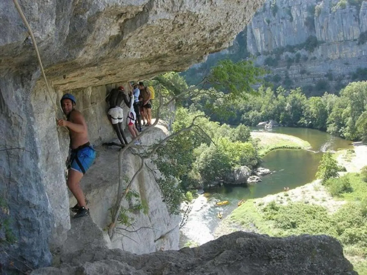 Peaceful Vacation Home With Pool In Ardeche Lalevade-dʼArdèche 0*,  França