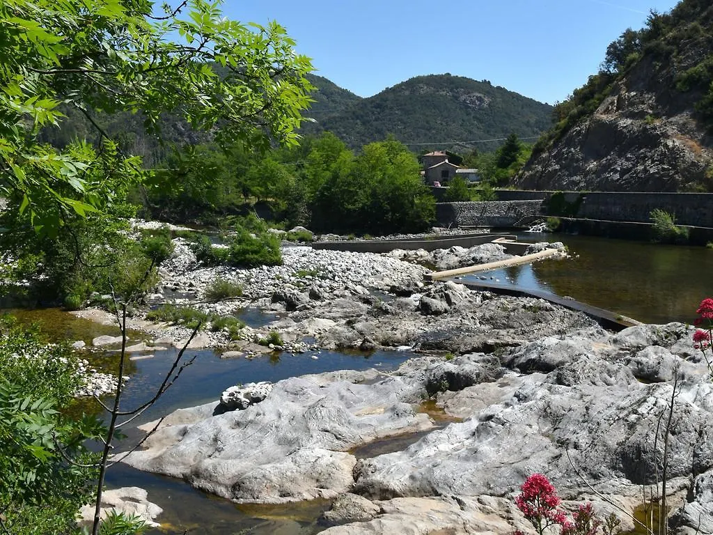 Peaceful Vacation Home With Pool In Ardeche Lalevade-dʼArdèche Casa de Férias