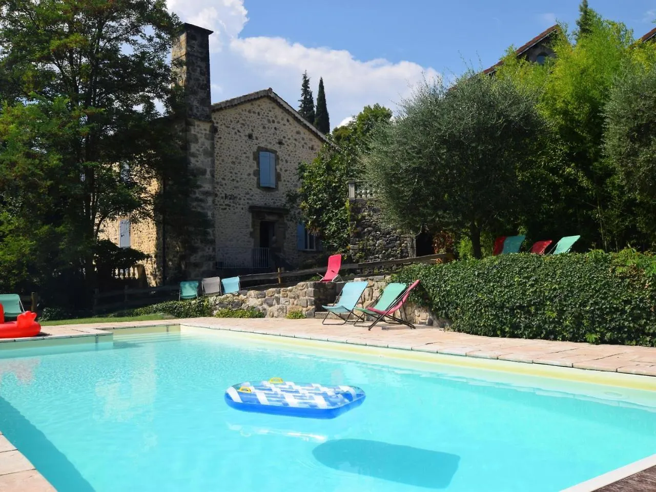 Peaceful Vacation Home With Pool In Ardeche Lalevade-dʼArdèche Casa de Férias
